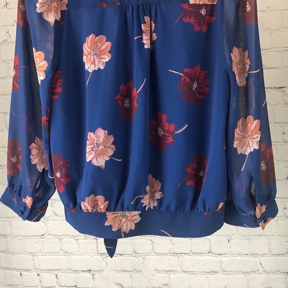 SHIRT - Women's Madewell blue mock wrap blouse with red and pink floral print. - Picture 7 of 16
